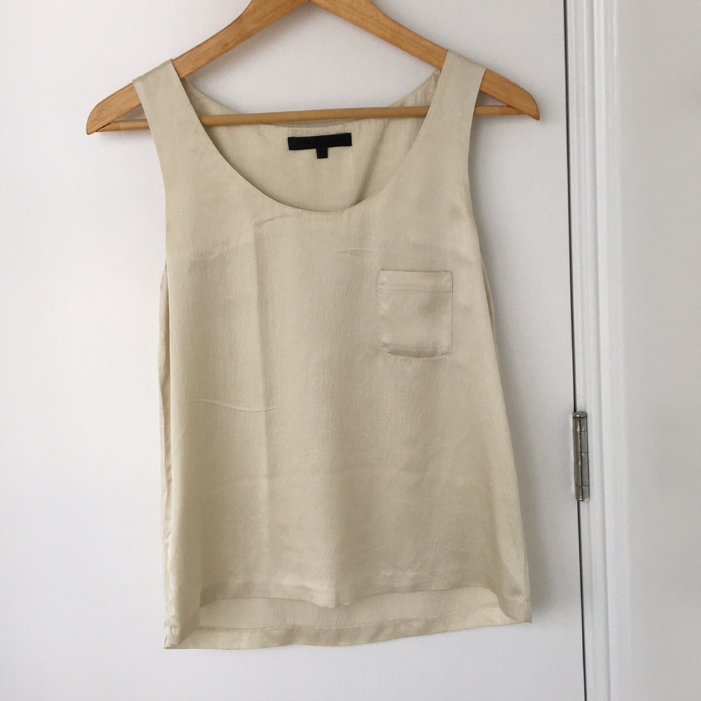 EUC Izzue Collection ivory silk tank
